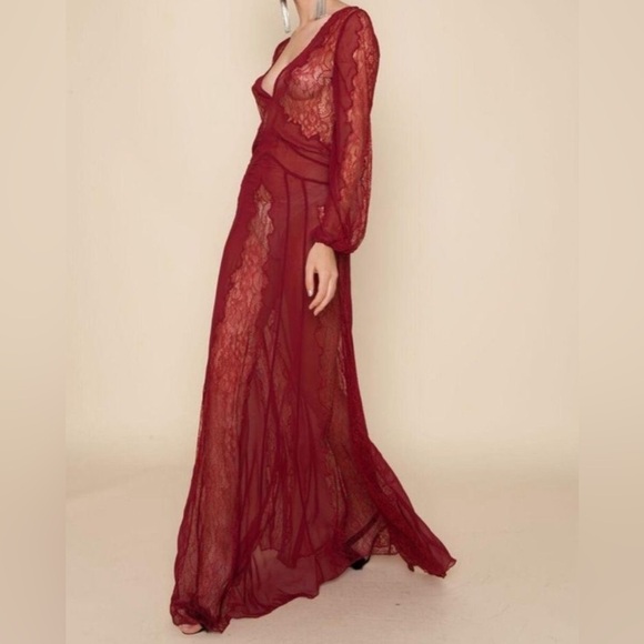 Stone Cold Fox Red Vermont Lacs Gown in burgundy size XS/S